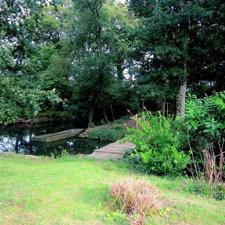 Magnificent Holiday Home With Pool Saint-Paul-du-Bois Quarto foto