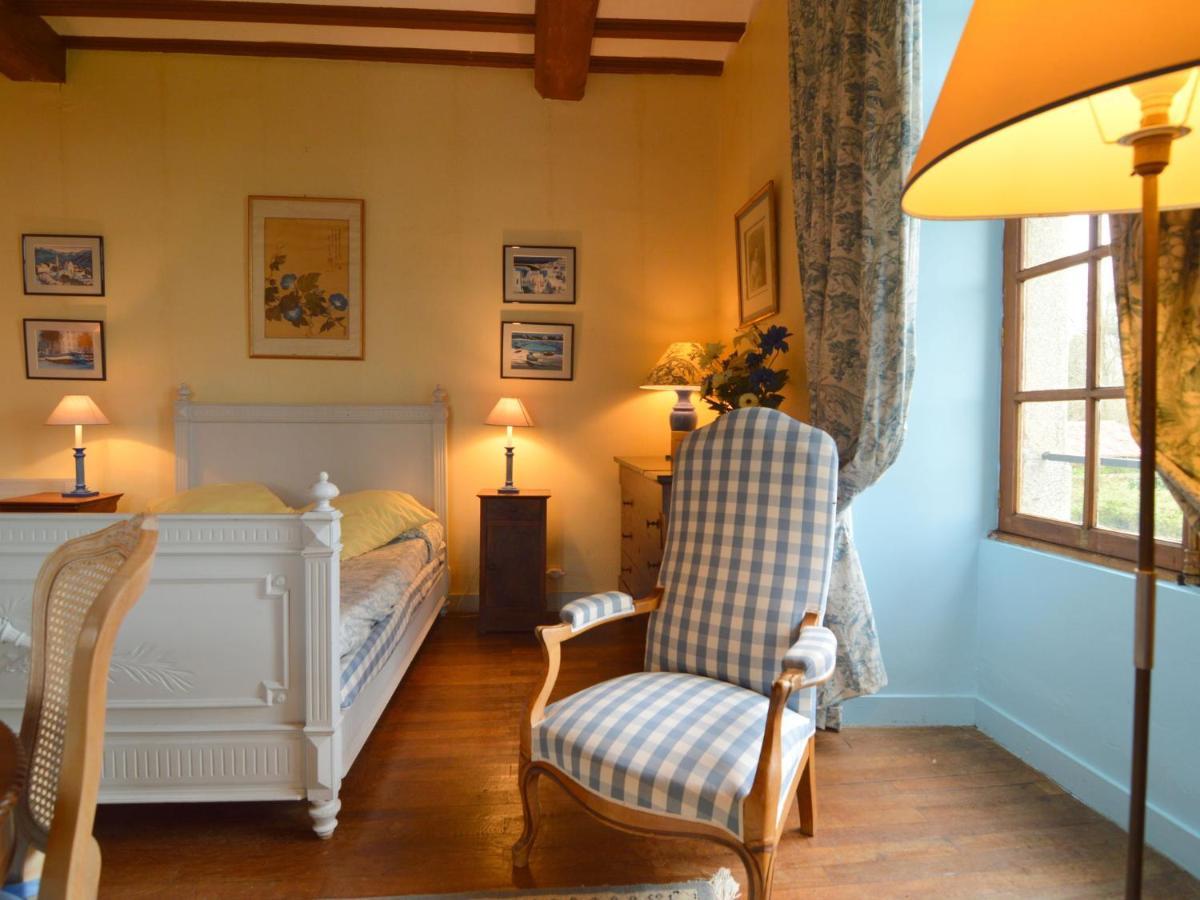 Magnificent Holiday Home With Pool Saint-Paul-du-Bois Quarto foto