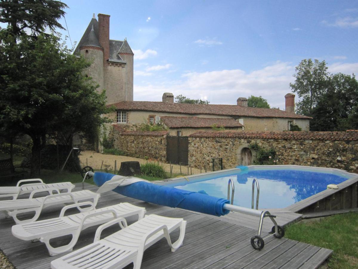 Magnificent Holiday Home With Pool Saint-Paul-du-Bois Quarto foto