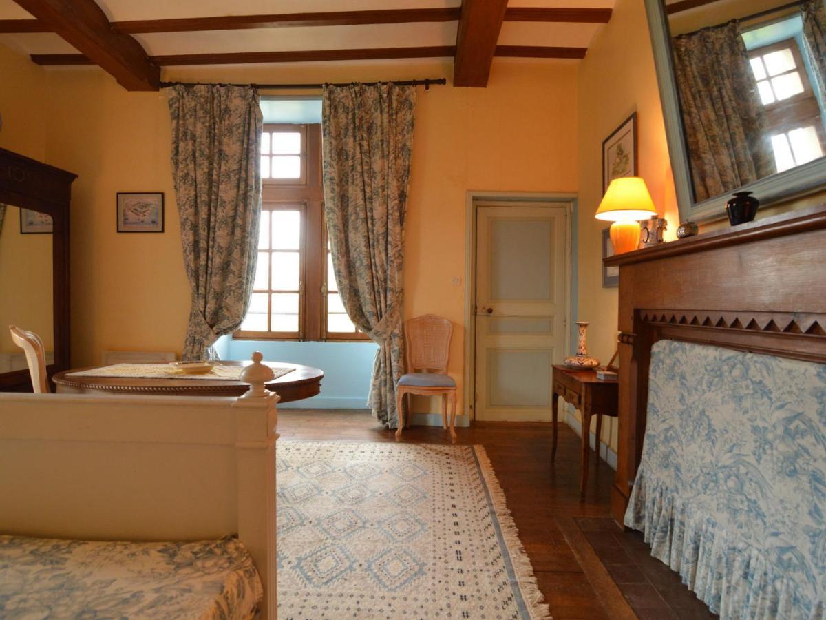 Magnificent Holiday Home With Pool Saint-Paul-du-Bois Quarto foto
